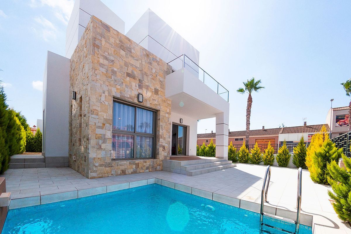 3 Bedroom villa with pool in Los Alcazares, Costa Cálida