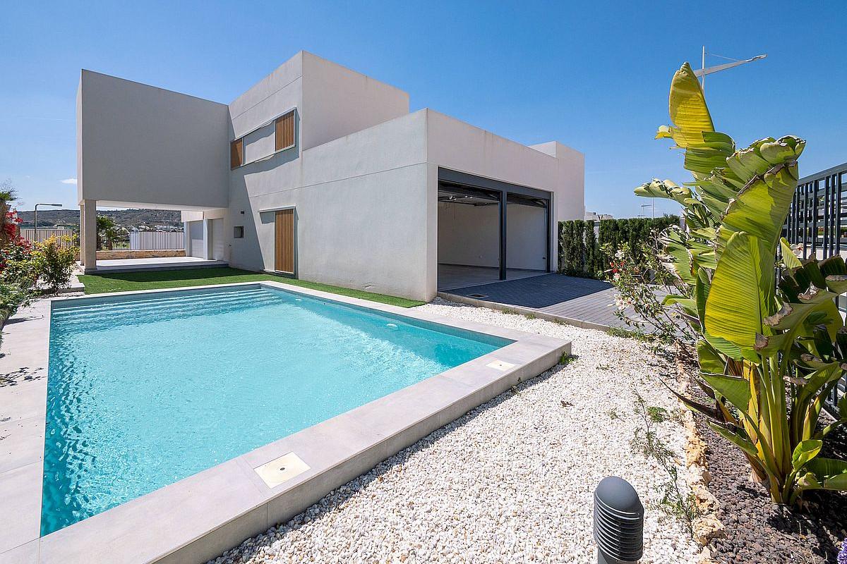 4 Bedroom villa with pool in La Finca, Algorfa, Costa Blanca South