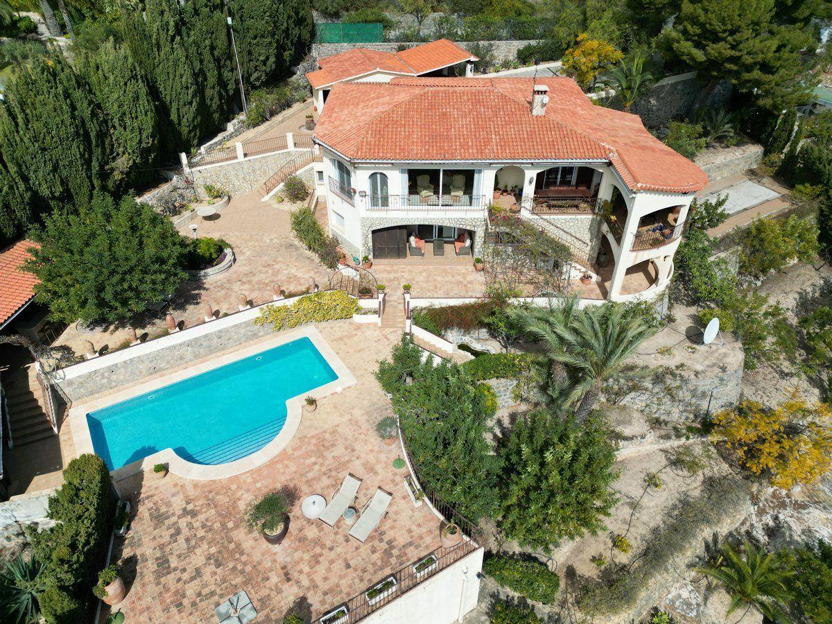 Comprar chalet (villa) en Altea, Urbanizaciones, 5 dormitorios, 520 m²