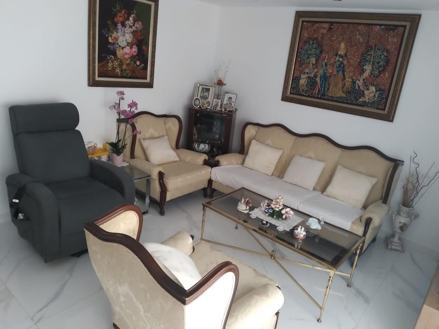 Купить квартиру в Торревьехе, 3 спальни, 90 м²