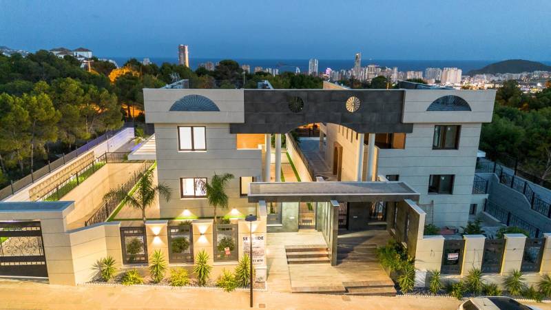 Comprar chalet (villa) en Finestrat, 3 dormitorios, 390 m²