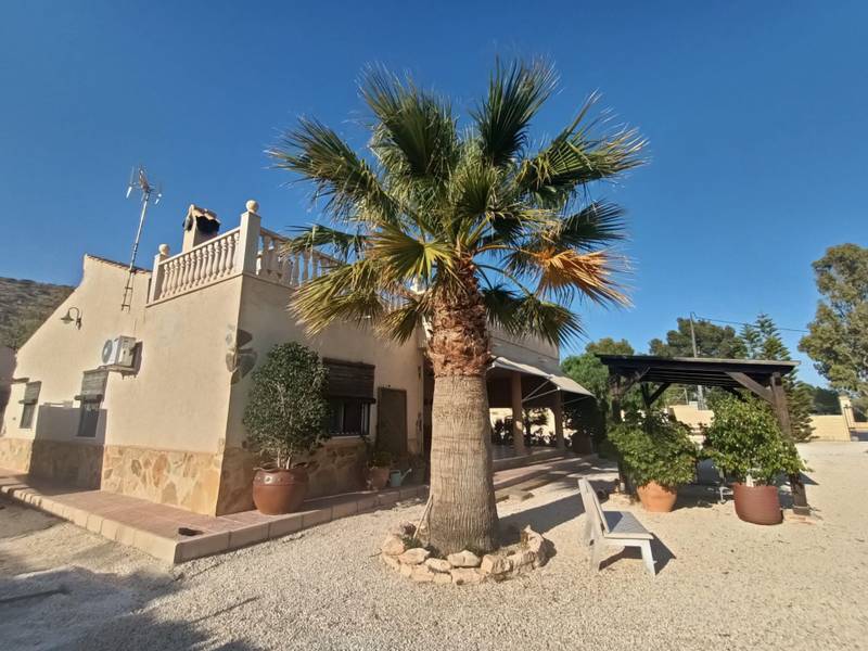 4 bed villa for sale in Elche, 190 m²