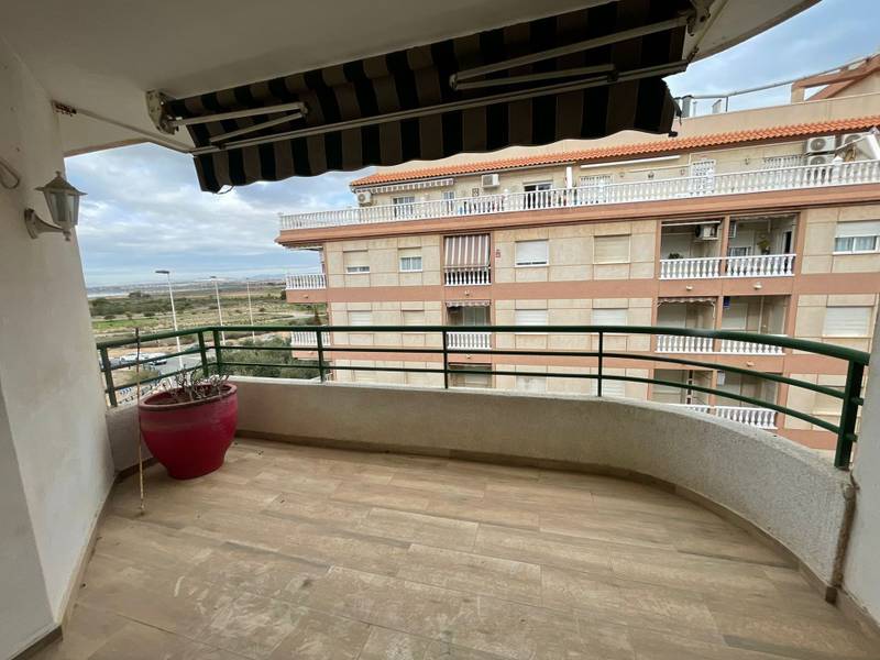 Comprar apartamento en Torrevieja, 2 dormitorios, 72 m²