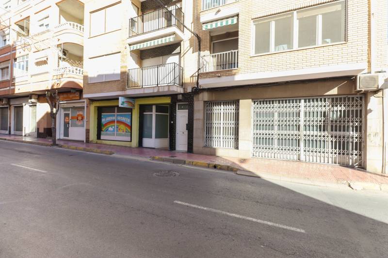 Купити комерційне приміщення в Торрев'єсі, 257 м²
