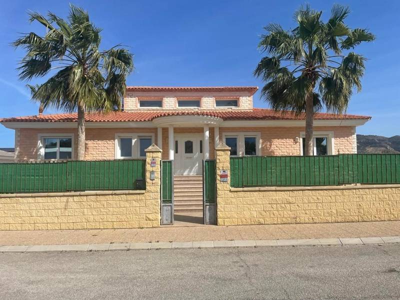 4 bed villa for sale in Alfaz del Pi, 550 m²