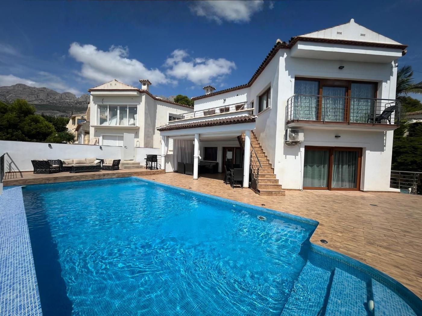 Comprar chalet (villa) en Altea, 7 dormitorios, 980 m²