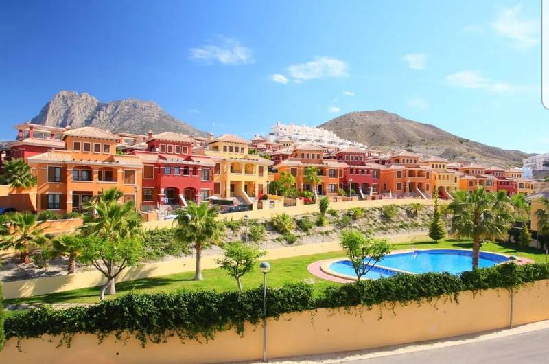 Comprar casa adosada en Finestrat, 3 dormitorios, 100 m²