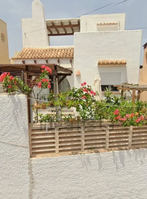 Купить виллу в Кальпе, 2 спальни, 80 м²