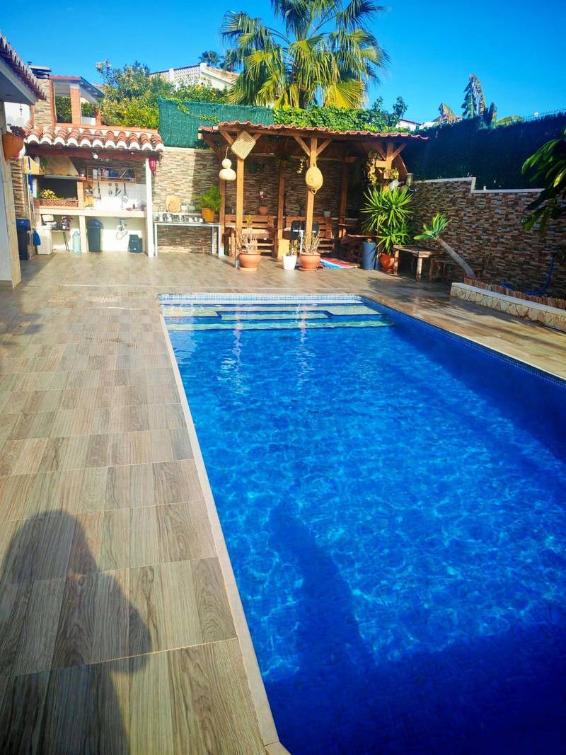 Купить виллу в Кальпе, 4 спальни, 220 м²