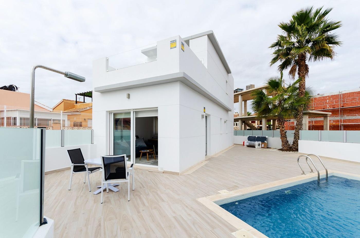 3 bed villa for sale in Torrevieja, 116 m² – €424,000