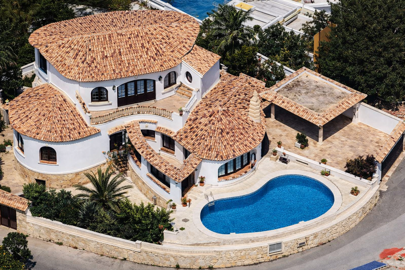 Купить виллу в Кальпе, 4 спальни, 296 м²