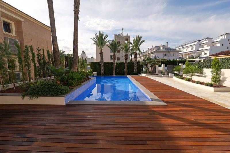 3 bed villa for sale in Torrevieja, 430 m²
