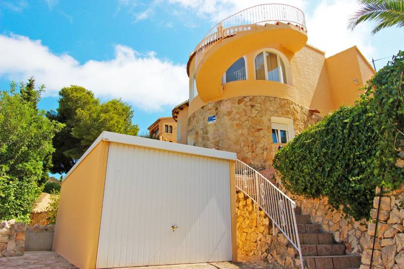 Купить виллу в Кальпе, 3 спальни, 310 м²