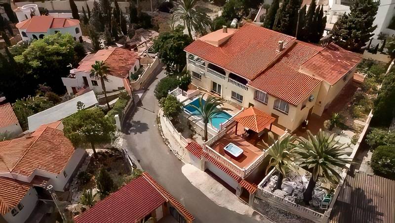 Comprar chalet (villa) en Calpe, 5 dormitorios, 700 m²