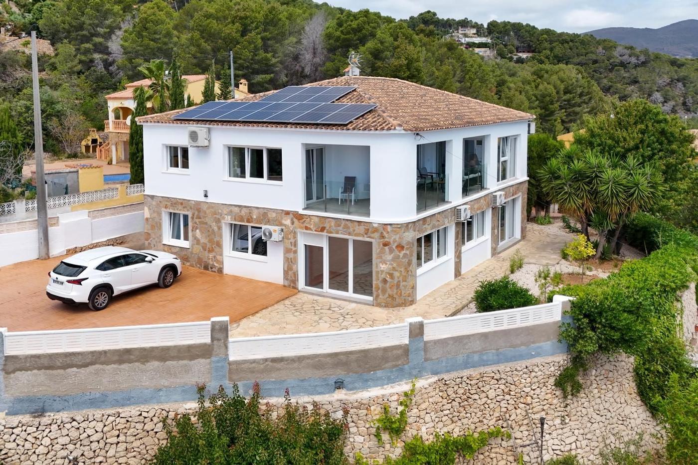 Купить виллу в Кальпе, 7 спален, 347 м²