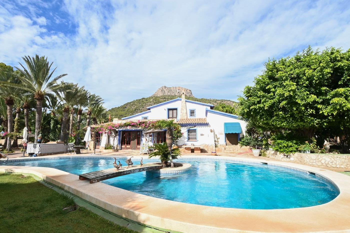 4 bed villa for sale in La Canuta de Ifach, Calpe, 500 m²