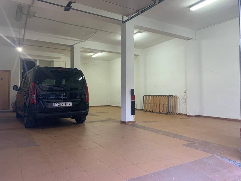 Comprar local comercial en Denia, 1 dormitorio, 250 m²