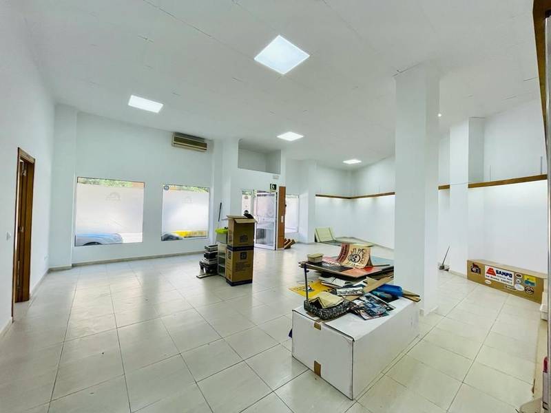Comprar local comercial en Denia, Casco Urbano, 250 m²