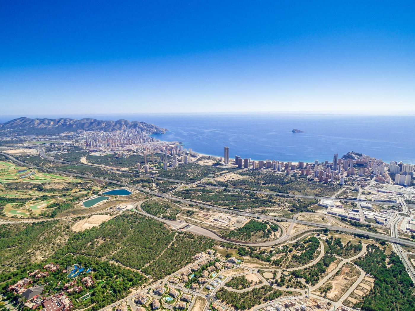 Купить виллу в Финестрате, 3 спальни, 141 м²